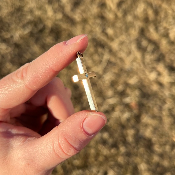 Gold Tone Cross Pendant - Picture 4 of 11